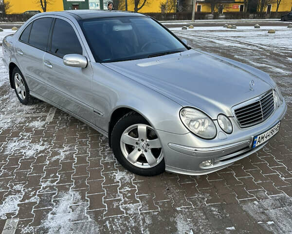 Серый Мерседес Е-Класс, объемом двигателя 1.8 л и пробегом 130 тыс. км за 8900 $, фото 3 на Automoto.ua