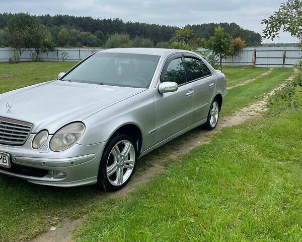 Серый Мерседес Е-Класс, объемом двигателя 2.6 л и пробегом 322 тыс. км за 4700 $, фото 2 на Automoto.ua