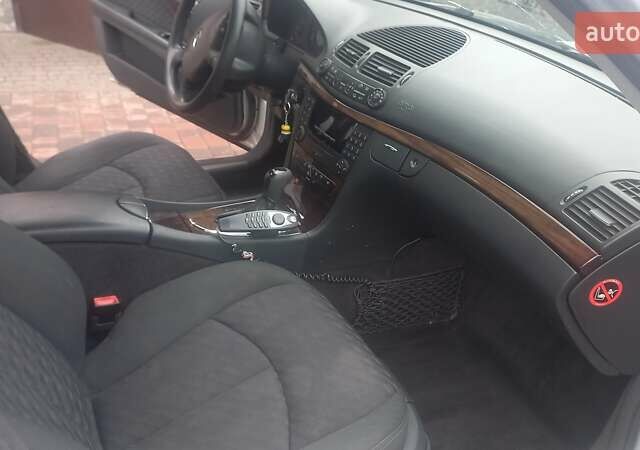 Сірий Мерседес Е-Клас, об'ємом двигуна 2.15 л та пробігом 244 тис. км за 4950 $, фото 7 на Automoto.ua