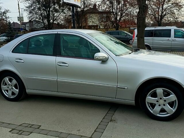 Серый Мерседес Е-Класс, объемом двигателя 2.1 л и пробегом 350 тыс. км за 7600 $, фото 9 на Automoto.ua