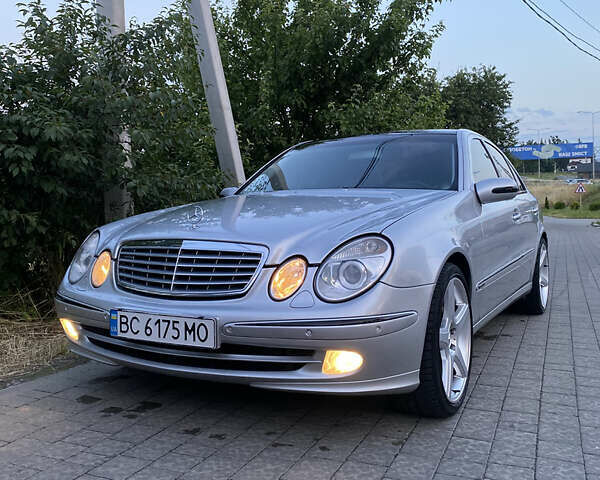 Мерседес Е-Класс 2003 в Львове на Automoto.ua Серый Мерседес Е-Класс, объемом двигателя 4 л и пробегом 330 тыс. км за 9500 $, фото 9 на Automoto.ua