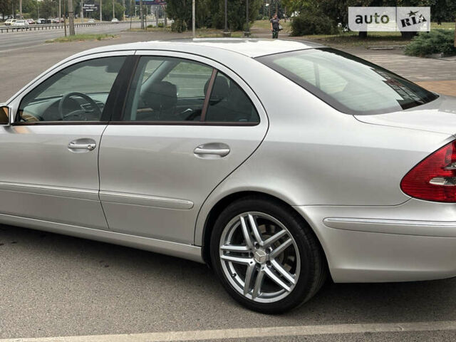 Сірий Мерседес Е-Клас, об'ємом двигуна 2.2 л та пробігом 361 тис. км за 7000 $, фото 11 на Automoto.ua