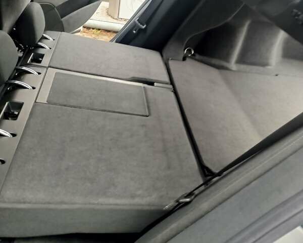 Серый Мерседес Е-Класс, объемом двигателя 1.8 л и пробегом 292 тыс. км за 6900 $, фото 32 на Automoto.ua