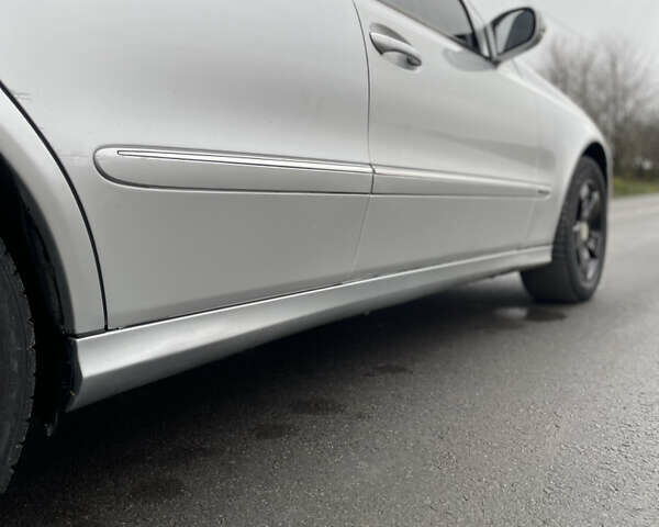 Сірий Мерседес Е-Клас, об'ємом двигуна 2.2 л та пробігом 265 тис. км за 5900 $, фото 21 на Automoto.ua