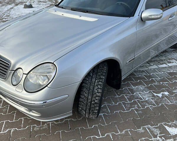 Серый Мерседес Е-Класс, объемом двигателя 1.8 л и пробегом 130 тыс. км за 8900 $, фото 2 на Automoto.ua