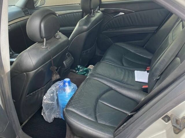 Серый Мерседес Е-Класс, объемом двигателя 3.2 л и пробегом 350 тыс. км за 6150 $, фото 8 на Automoto.ua