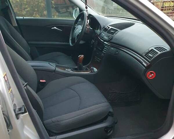 Серый Мерседес Е-Класс, объемом двигателя 1.8 л и пробегом 248 тыс. км за 4800 $, фото 26 на Automoto.ua