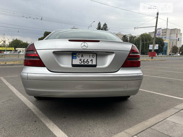 Сірий Мерседес Е-Клас, об'ємом двигуна 2.2 л та пробігом 361 тис. км за 7000 $, фото 9 на Automoto.ua