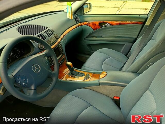 Серый Мерседес Е-Класс, объемом двигателя 2.1 л и пробегом 350 тыс. км за 7600 $, фото 1 на Automoto.ua