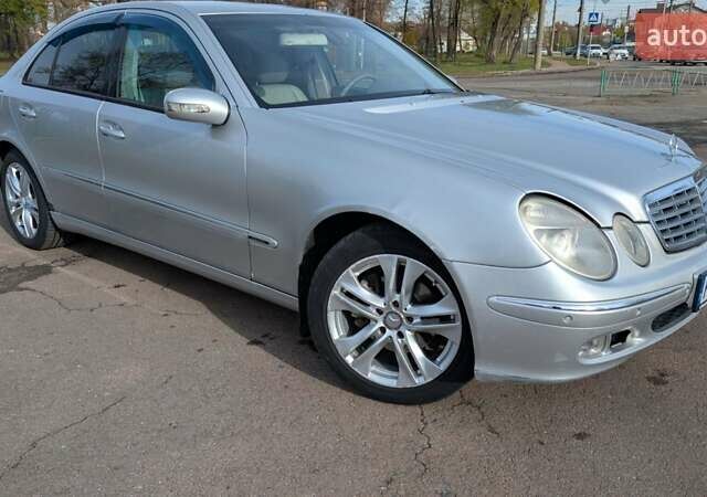 Серый Мерседес Е-Класс, объемом двигателя 2.2 л и пробегом 353 тыс. км за 3100 $, фото 5 на Automoto.ua