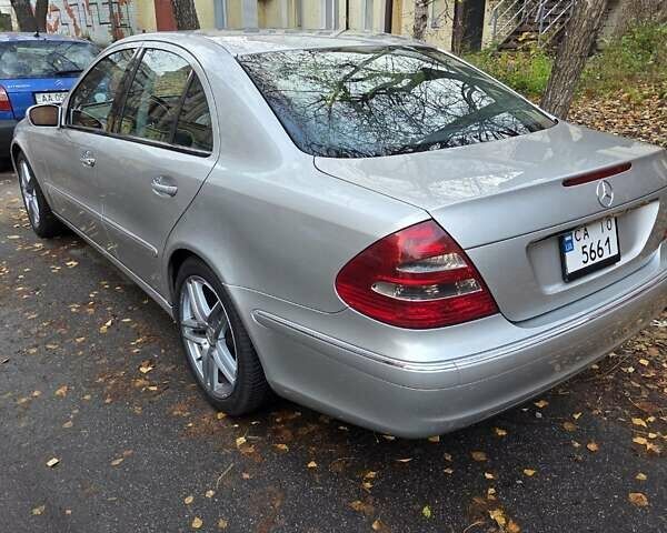 Сірий Мерседес Е-Клас, об'ємом двигуна 2.2 л та пробігом 361 тис. км за 7000 $, фото 2 на Automoto.ua
