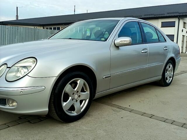 Серый Мерседес Е-Класс, объемом двигателя 2.1 л и пробегом 350 тыс. км за 7600 $, фото 12 на Automoto.ua