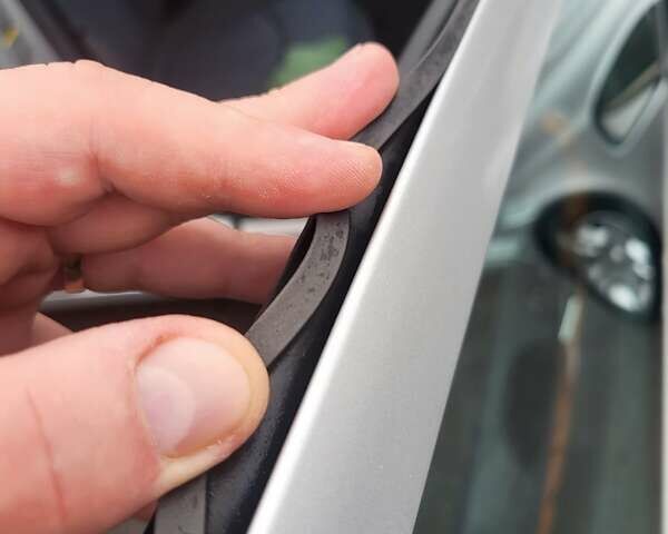 Серый Мерседес Е-Класс, объемом двигателя 2.69 л и пробегом 320 тыс. км за 8500 $, фото 52 на Automoto.ua