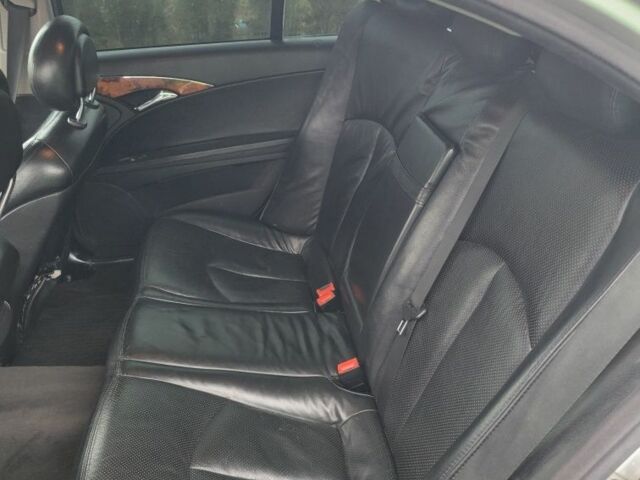 Серый Мерседес Е-Класс, объемом двигателя 2.2 л и пробегом 406 тыс. км за 2650 $, фото 9 на Automoto.ua