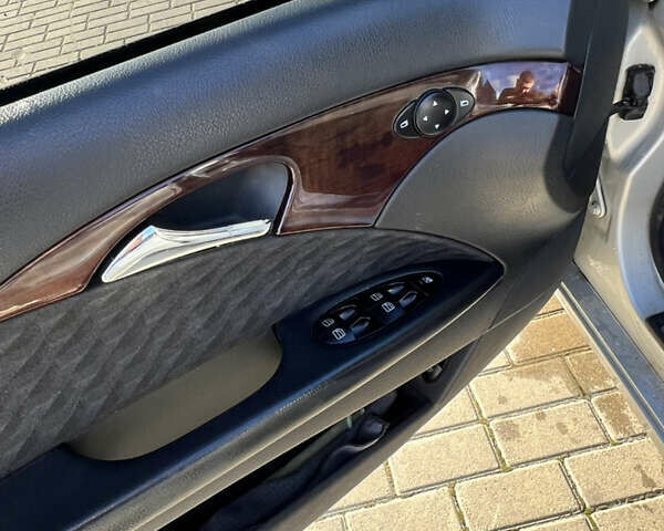 Сірий Мерседес Е-Клас, об'ємом двигуна 2.2 л та пробігом 367 тис. км за 5800 $, фото 11 на Automoto.ua