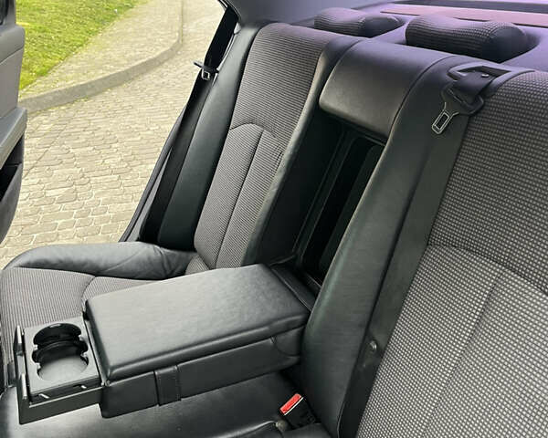 Серый Мерседес Е-Класс, объемом двигателя 3.2 л и пробегом 378 тыс. км за 6300 $, фото 10 на Automoto.ua