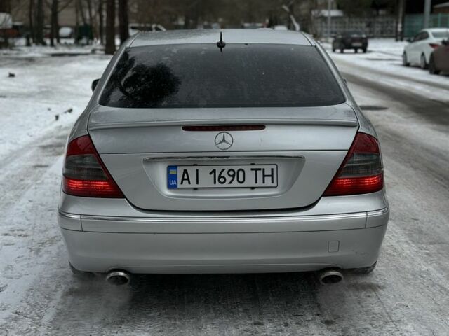 Сірий Мерседес Е-Клас, об'ємом двигуна 2.6 л та пробігом 350 тис. км за 4900 $, фото 4 на Automoto.ua