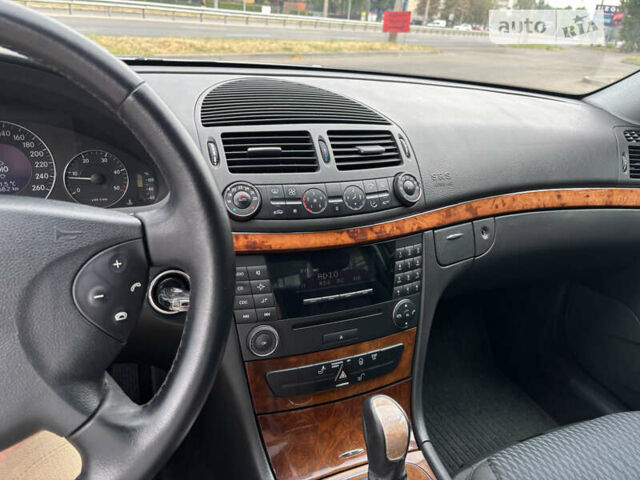 Сірий Мерседес Е-Клас, об'ємом двигуна 2.2 л та пробігом 361 тис. км за 7000 $, фото 21 на Automoto.ua