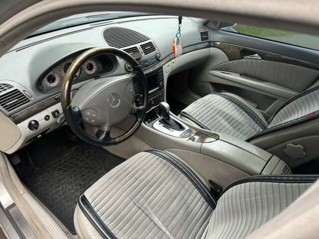 Серый Мерседес Е-Класс, объемом двигателя 3.2 л и пробегом 270 тыс. км за 5750 $, фото 5 на Automoto.ua