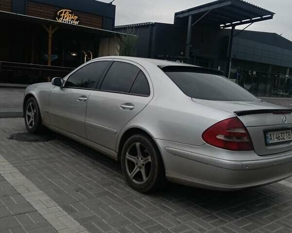 Серый Мерседес Е-Класс, объемом двигателя 2.1 л и пробегом 200 тыс. км за 6200 $, фото 4 на Automoto.ua