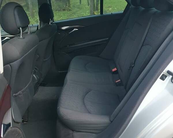 Серый Мерседес Е-Класс, объемом двигателя 1.8 л и пробегом 248 тыс. км за 4800 $, фото 29 на Automoto.ua