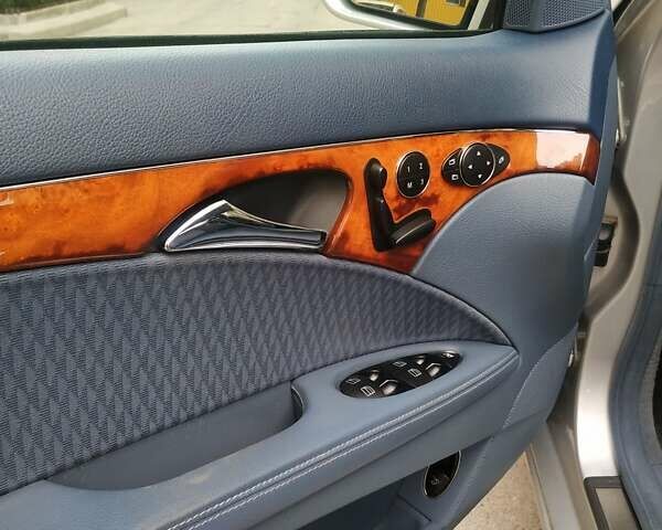 Серый Мерседес Е-Класс, объемом двигателя 1.8 л и пробегом 157 тыс. км за 8500 $, фото 4 на Automoto.ua