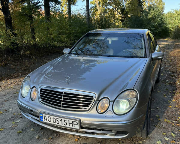 Мерседес Е-Класс 2003 в Черновцах на Automoto.ua Серый Мерседес Е-Класс, объемом двигателя 3.2 л и пробегом 400 тыс. км за 7000 $, фото 1 на Automoto.ua