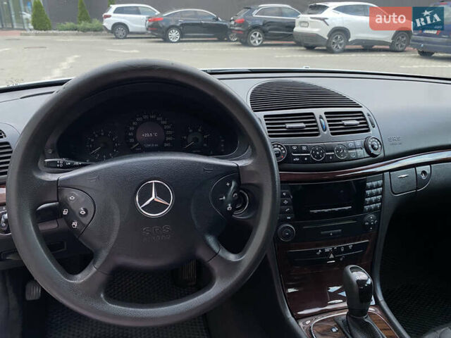 Серый Мерседес Е-Класс, объемом двигателя 2.2 л и пробегом 391 тыс. км за 6500 $, фото 18 на Automoto.ua