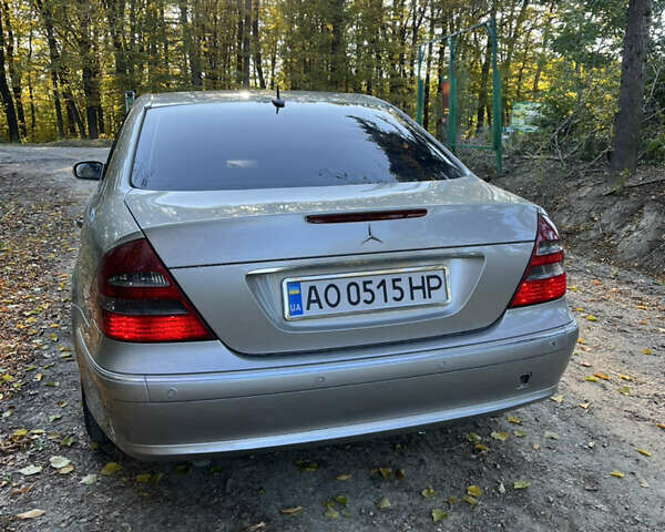 Мерседес Е-Класс 2003 в Черновцах на Automoto.ua Серый Мерседес Е-Класс, объемом двигателя 3.2 л и пробегом 400 тыс. км за 7000 $, фото 8 на Automoto.ua