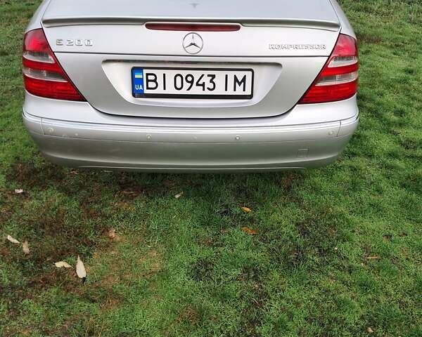 Мерседес Е-Класс 2003 в Лохвице на Automoto.ua Серый Мерседес Е-Класс, объемом двигателя 2 л и пробегом 336 тыс. км за 7000 $, фото 3 на Automoto.ua