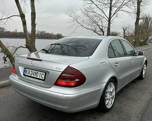 Сірий Мерседес Е-Клас, об'ємом двигуна 2.15 л та пробігом 200 тис. км за 5100 $, фото 4 на Automoto.ua