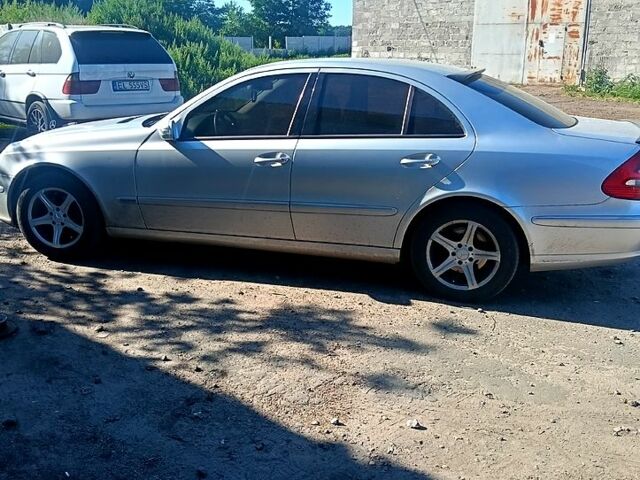 Сірий Мерседес Е-Клас, об'ємом двигуна 2.1 л та пробігом 300 тис. км за 6500 $, фото 3 на Automoto.ua