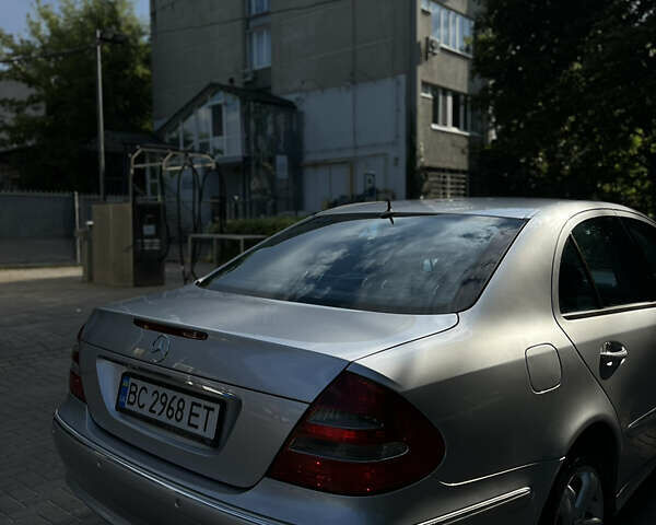 Сірий Мерседес Е-Клас, об'ємом двигуна 3.2 л та пробігом 320 тис. км за 7100 $, фото 6 на Automoto.ua