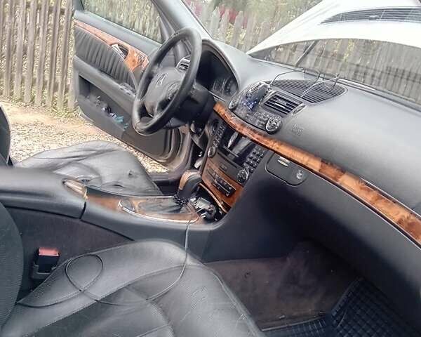 Серый Мерседес Е-Класс, объемом двигателя 2 л и пробегом 359 тыс. км за 5300 $, фото 12 на Automoto.ua