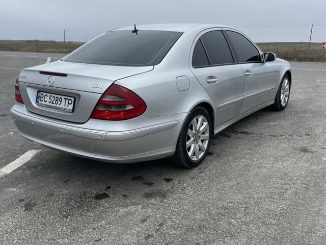 Сірий Мерседес Е-Клас, об'ємом двигуна 3.2 л та пробігом 429 тис. км за 6500 $, фото 3 на Automoto.ua