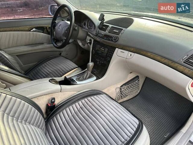 Серый Мерседес Е-Класс, объемом двигателя 4 л и пробегом 372 тыс. км за 6400 $, фото 7 на Automoto.ua