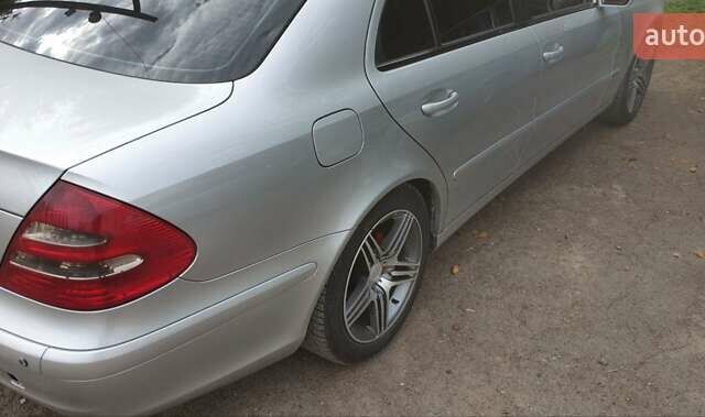 Серый Мерседес Е-Класс, объемом двигателя 2.15 л и пробегом 391 тыс. км за 4000 $, фото 11 на Automoto.ua