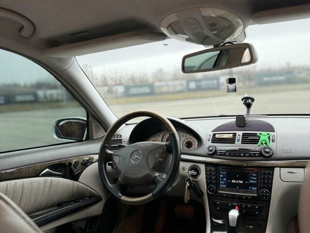 Сірий Мерседес Е-Клас, об'ємом двигуна 3.2 л та пробігом 381 тис. км за 6400 $, фото 23 на Automoto.ua
