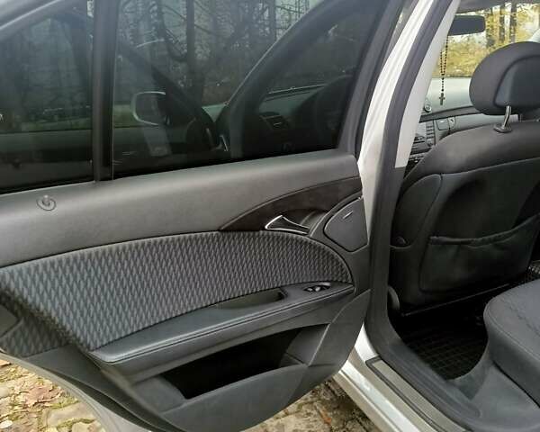 Серый Мерседес Е-Класс, объемом двигателя 1.8 л и пробегом 292 тыс. км за 6900 $, фото 15 на Automoto.ua