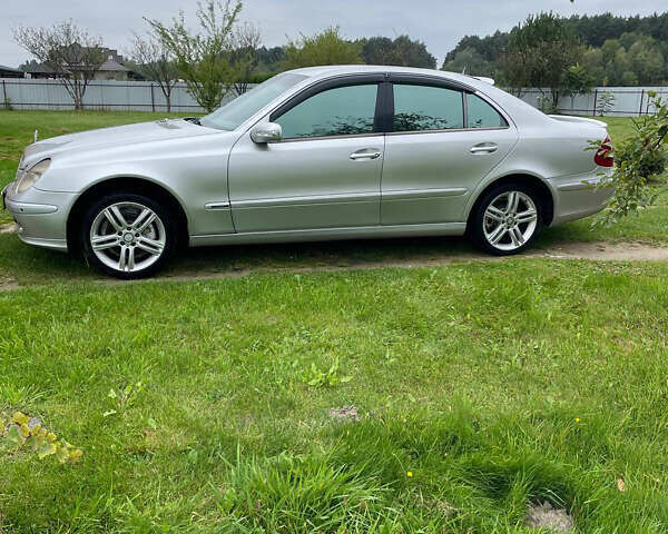 Серый Мерседес Е-Класс, объемом двигателя 2.6 л и пробегом 322 тыс. км за 4700 $, фото 5 на Automoto.ua