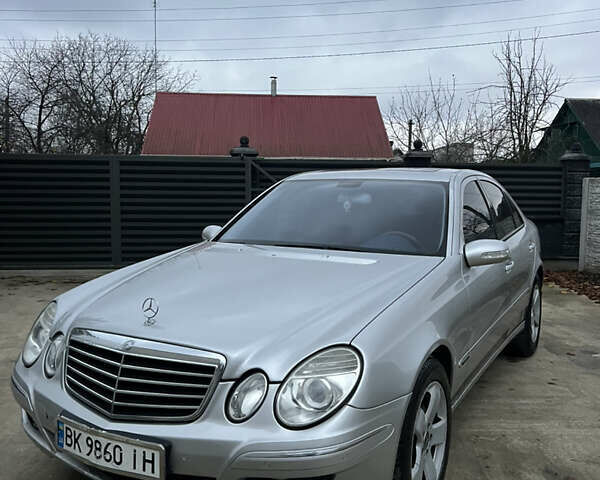 Серый Мерседес Е-Класс, объемом двигателя 2.7 л и пробегом 370 тыс. км за 5550 $, фото 1 на Automoto.ua