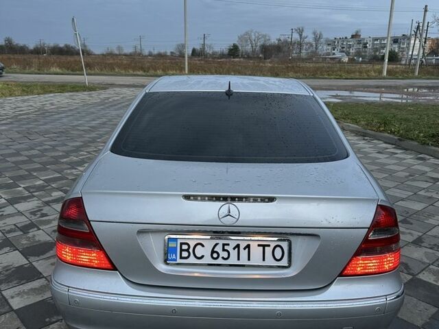 Сірий Мерседес Е-Клас, об'ємом двигуна 2.1 л та пробігом 374 тис. км за 6600 $, фото 4 на Automoto.ua