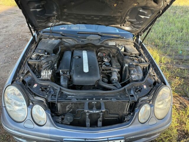 Сірий Мерседес Е-Клас, об'ємом двигуна 2.7 л та пробігом 3 тис. км за 4000 $, фото 9 на Automoto.ua