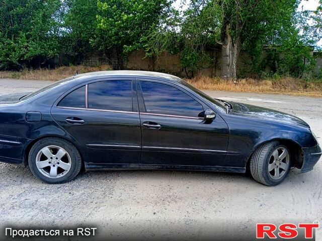 Серый Мерседес Е-Класс, объемом двигателя 1.8 л и пробегом 330 тыс. км за 4800 $, фото 1 на Automoto.ua