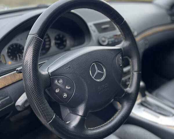 Сірий Мерседес Е-Клас, об'ємом двигуна 2.2 л та пробігом 265 тис. км за 5900 $, фото 30 на Automoto.ua