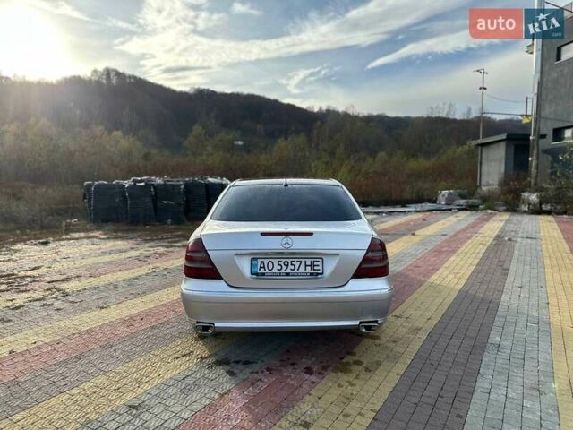 Серый Мерседес Е-Класс, объемом двигателя 4 л и пробегом 372 тыс. км за 6400 $, фото 11 на Automoto.ua