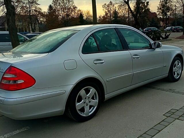 Серый Мерседес Е-Класс, объемом двигателя 2.1 л и пробегом 350 тыс. км за 7600 $, фото 7 на Automoto.ua