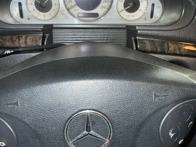 Сірий Мерседес Е-Клас, об'ємом двигуна 2.1 л та пробігом 350 тис. км за 7999 $, фото 9 на Automoto.ua