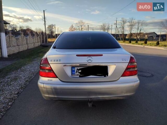 Серый Мерседес Е-Класс, объемом двигателя 2.2 л и пробегом 412 тыс. км за 5500 $, фото 6 на Automoto.ua