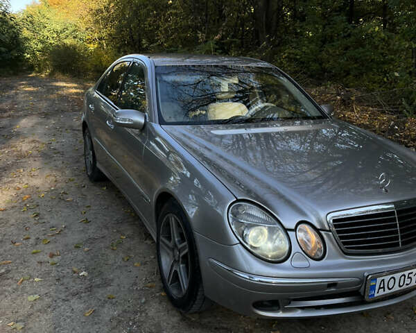 Мерседес Е-Класс 2003 в Черновцах на Automoto.ua Серый Мерседес Е-Класс, объемом двигателя 3.2 л и пробегом 400 тыс. км за 7000 $, фото 19 на Automoto.ua